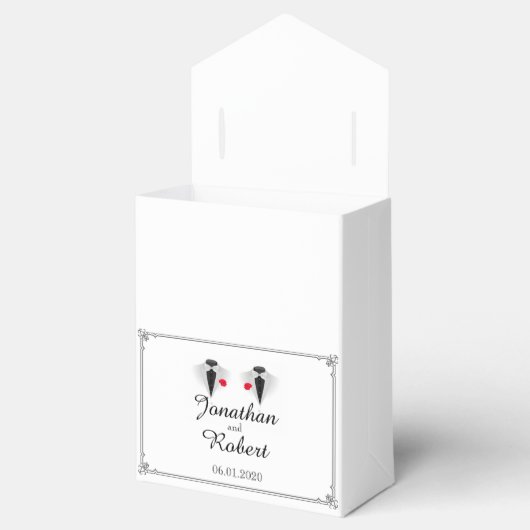 Twee Tuxedos op Witte Gay Bruiloft Favor Box Bedankdoosjes (Geopend)