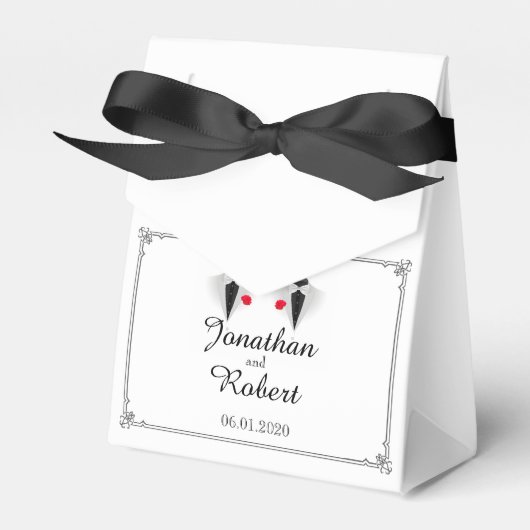 Twee Tuxedos op Witte Gay Bruiloft Favor Box Bedankdoosjes (Voorkant Zijde)
