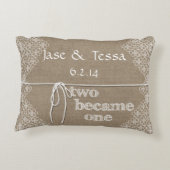 Twee werden één bruiloft accent kussen (Achterkant)