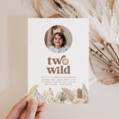 Twee wild neutrale ronde foto verjaardagsuitnodigi kaart