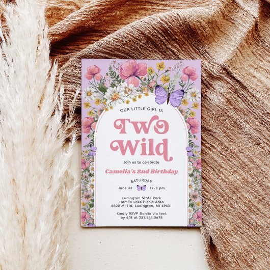 Twee Wild Wildflower vlinder verjaardagsuitnodigin Kaart