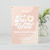 Twee Wilde 2e verjaardag Boho Floral Daisy Kaart (Staand voorkant)