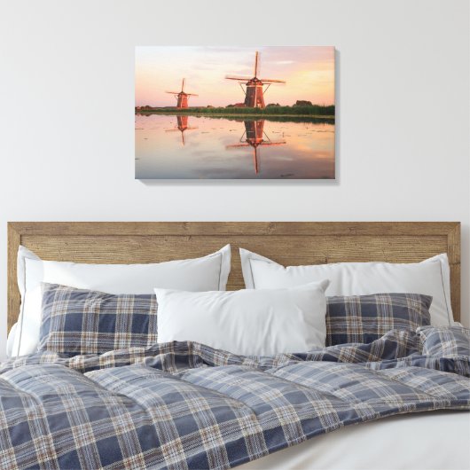 Twee windmolens met reflectie bij zonsondergang canvas afdruk (Insitu (Slaapkamer))