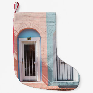 TWEE WITTE HOUDEN DEUREN MET GRILLEN KLEINE KERSTSOK