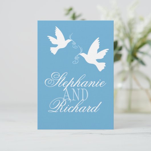 Twee witte vogelvogels blauw formeel huwelijk RSVP (Staand voorkant)