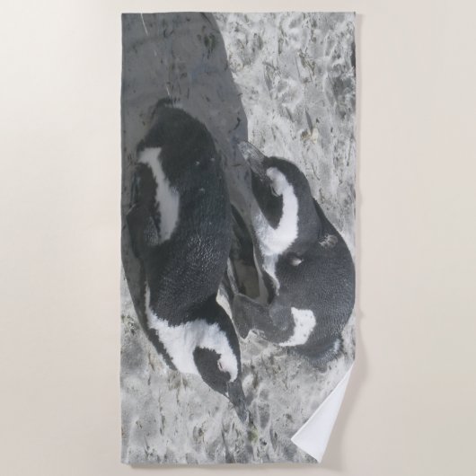 Twee zonnen badende pinguïns strandlaken (Voorkant)