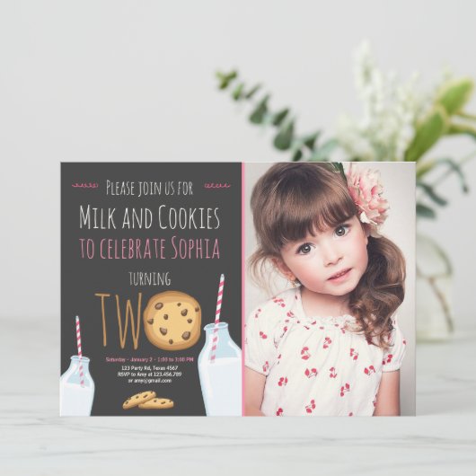Tweede verjaardag melk en koekjes meisje kaart (Staand voorkant)