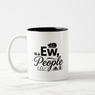 Tweekleurige mok introvert koffieliefhebbers kunst