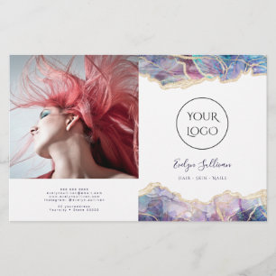 tweeledige brochure voor donkeroptische vormgeving