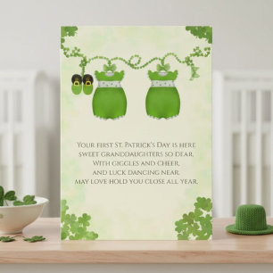 Tweeling kleindochters eerste St. Patrick's Dag Kaart