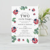 Tweeling Meisjes Twee Schattigee Bugs Ladybug 2e v Kaart (Staand voorkant)
