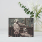 Tweeling Met Roze Vis Horror AI Art Briefkaart (Staand voorkant)