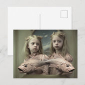 Tweeling met roze vis horror briefkaart (Voorkant / Achterkant)
