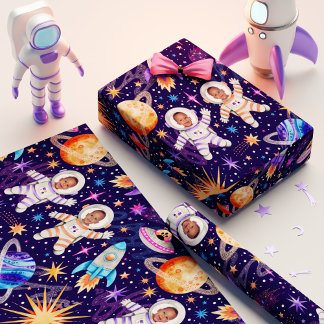 Tweelingastronauten in de ruimte Foto Cadeaupapier