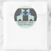 Tweevoudige Giraffe baby's brouwen Ronde Sticker (Tas)