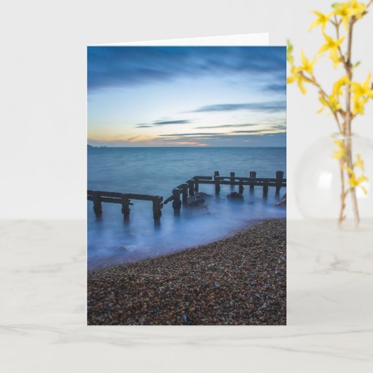 Twilight Sky Over Shoreline and Breakwaters Kaart (Gele Bloem)