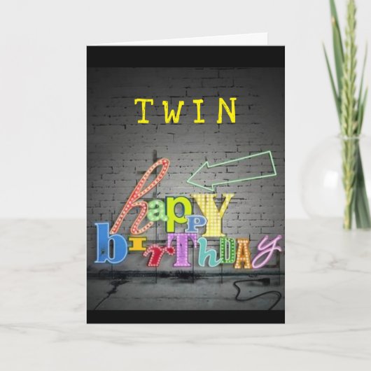 **TWIN** SCHRIJVEN STAAT OP DE WALL BIRTHDAY KAART (Voorkant)