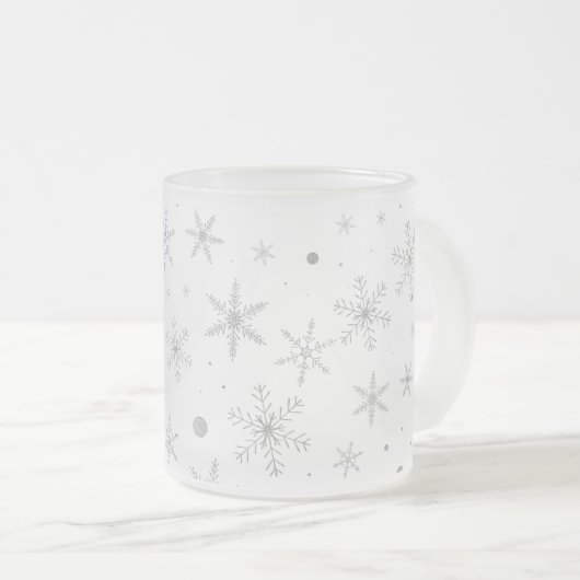 Twinkle Snowflake -Silver Grey & White- Matglas Koffiemok (Voorkant rechts)