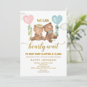 Twins Bear Balloon Baby Shower Invitation (Debout devant)