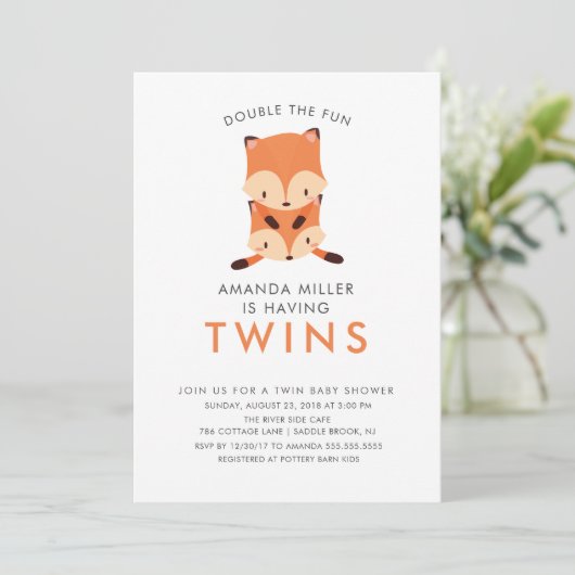 Twins Double the Fun Fox Baby Shower Uitnodigingen (Staand voorkant)