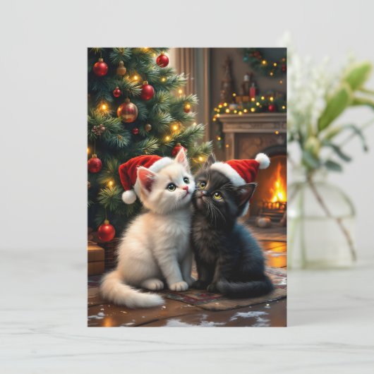 Two cute Christmas kitten with Santa hats Feestdagenkaart (Staand voorkant)