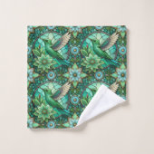 Two images showcasing towels with an intricate  (Gant de toilette)