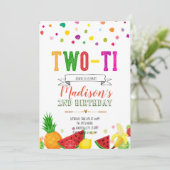 TwoTi Fruiti Deuxième invitation à l'anniversaire (Debout devant)