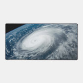 Tyfoon Hinnamnor. Bureaumat (Voorkant)