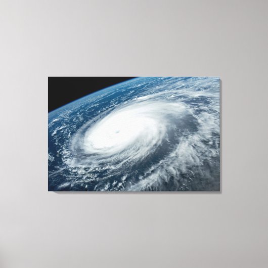 Tyfoon Hinnamnor. Canvas Afdruk (Voorkant)