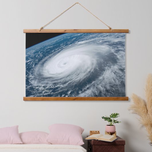 Tyfoon Hinnamnor. Hangend Wandkleed (Slaapkamer)