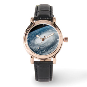 Tyfoon Hinnamnor. Horloge