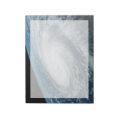 Tyfoon Hinnamnor. Notitieblok (Gedraaid)