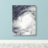 Tyfoon Lupit over de westerne Stille Oceaan Canvas Afdruk (Insitu (Houten vloer))