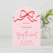 Tying the Knot Red Bow Photo Enregistrer la carte (Debout devant)