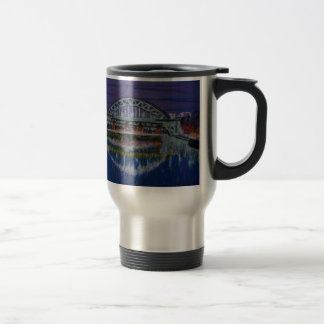 Tyne Bridges 's nachts Reisbeker