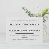 Typewriter Minimalisme Stone Grey Wedding Kaart (Staand voorkant)