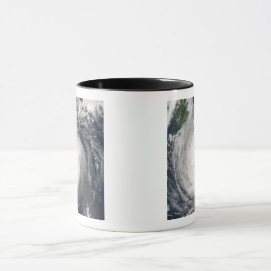 Typhoon Chaba Mok (Midden)