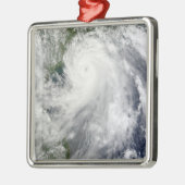 Typhoon Chanthu Metalen Ornament (Links)