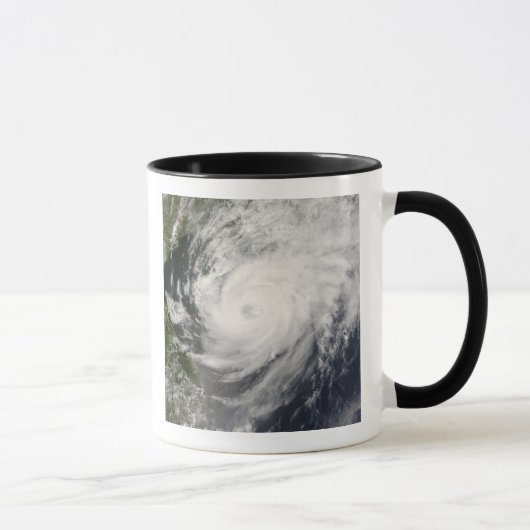 Typhoon Neoguri nadert China Mok (Rechts)