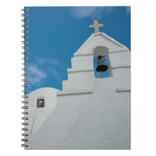 Typische witgekalkte kerk notitieboek