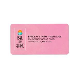 Typografie met zon en wolken stijgt en schittert etiket