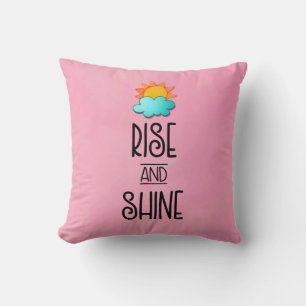 Typografie met zon en wolken stijgt en schittert kussen