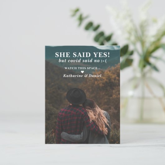 Typografie Weddenschap Uitstel sparen de Datum Aankondigingskaart (Staand voorkant)