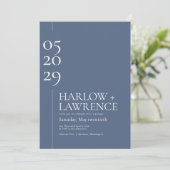 Typographie chic Périwinkle Faire-part de mariage  (Debout devant)