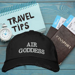 Typographie De Déesse D'Air, Délire, Simple<br><div class="desc">Typographie de déesse de l'air,  Wanderlust,  Simple Casquette de baseball brodé. Lancez votre passion pour l'aventure avec notre casquette Wanderlust. Cette casquette élégante affiche un design qui s'adresse au coeur de chaque voyageur passionné. Les Droits D'Auteur Tournent En Style.</div>
