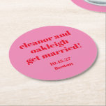 Typographie en gras rose rouge moderne Mariage per<br><div class="desc">Typographie Gras Bright rose et rouge moderne Mariage personnalisé Dessous de verre de papier rond</div>