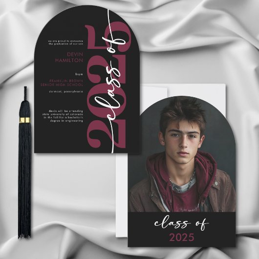 Typographie marron moderne Arch Grad Faire-part