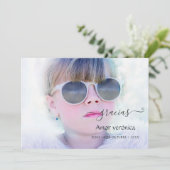 Typographie Merci photo (Debout devant)