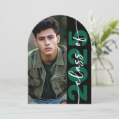 Typographie moderne Gras Arch Grad Faire-part (Debout devant)