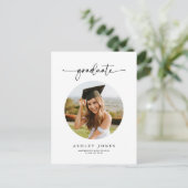 Typographie moderne Photo Graduation Invitation (Debout devant)